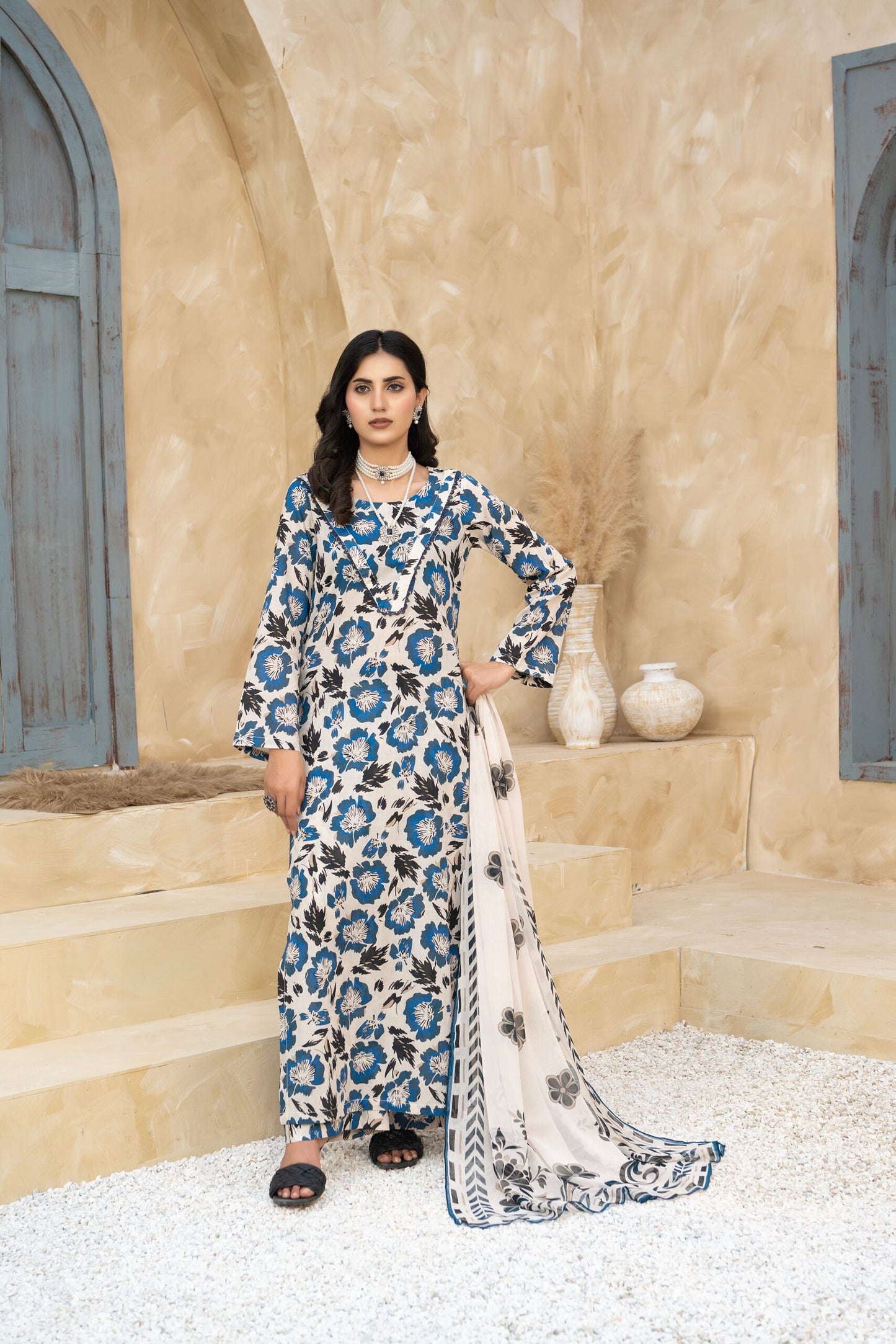 Raj Kumari 3-piece summer lawn suit by Bunaaz